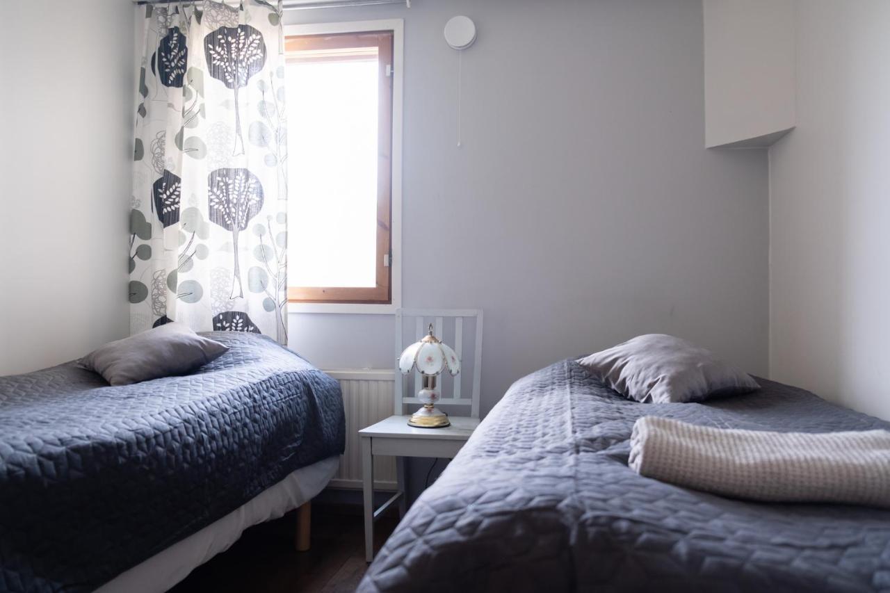 Bed & Breakfast Restaurang Sybarit Houtskar ภายนอก รูปภาพ