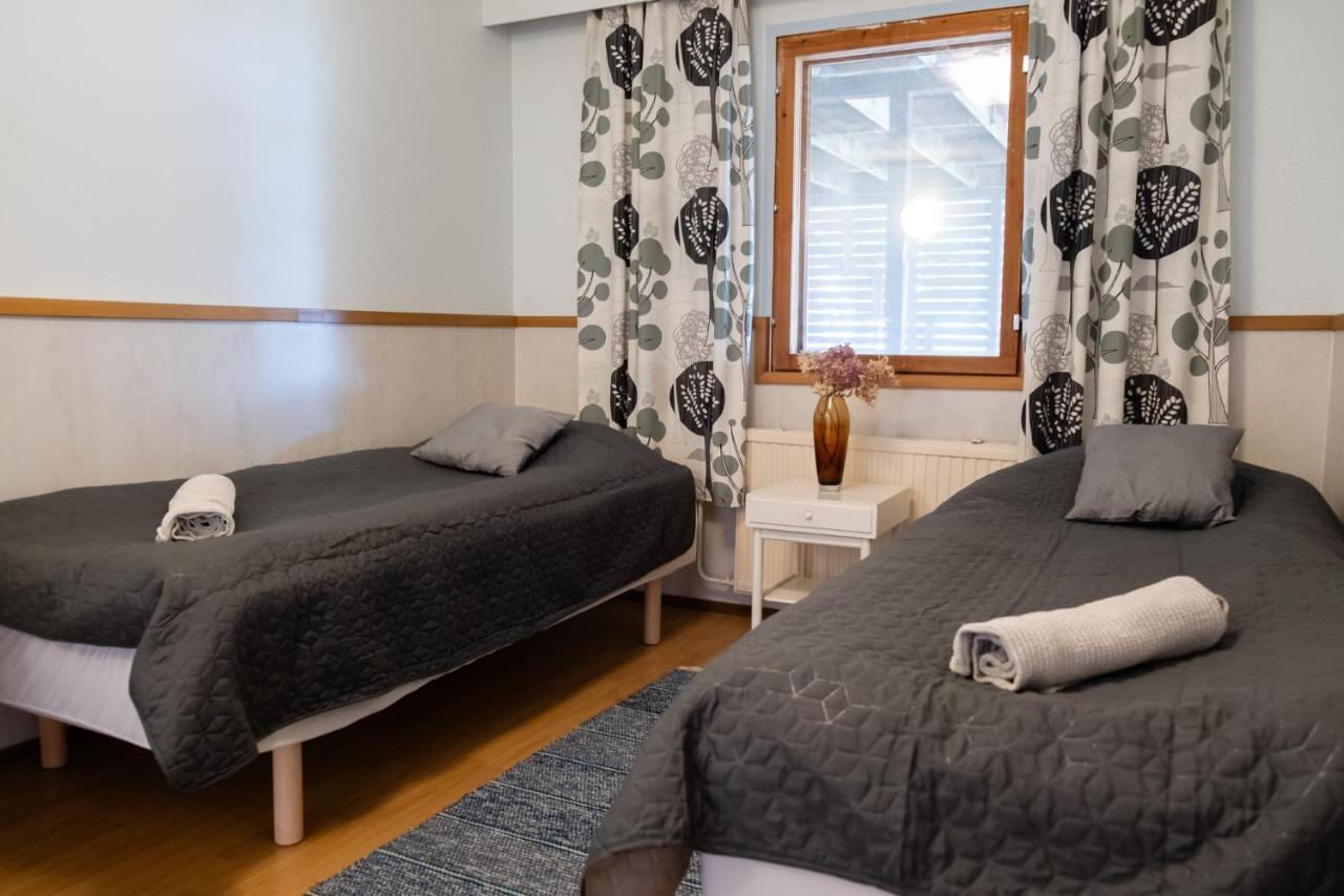 Bed & Breakfast Restaurang Sybarit Houtskar ภายนอก รูปภาพ